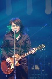 娱乐大爆料伍佰视频大全,伍佰经典视频大盘点，重温摇滚传奇时刻